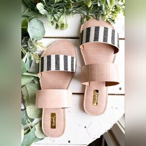Qupid Athena Boutique Striped Sandals Size 8 Blush Navy Pink White